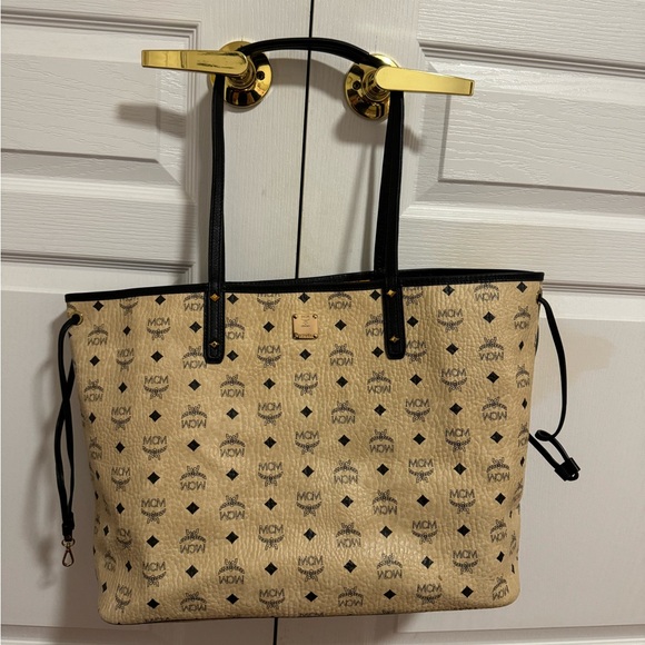 MCM Large reversible Liz Shopper Tote - Picture 3 of 3